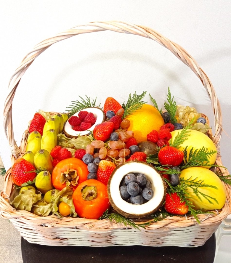 Корзина фруктов в подарок
