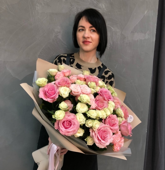 Роза кустовая букет