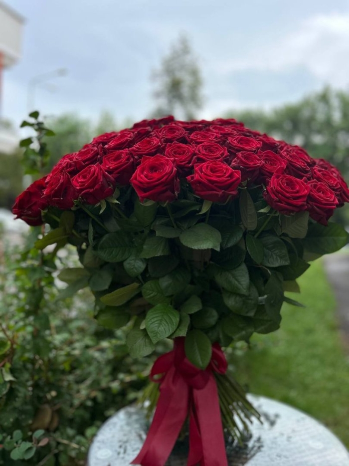 Роза ред наоми