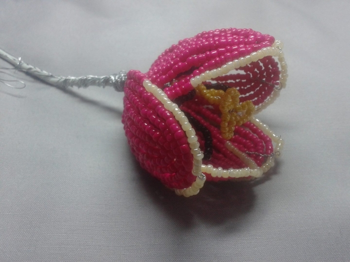 Тюльпан из бисера