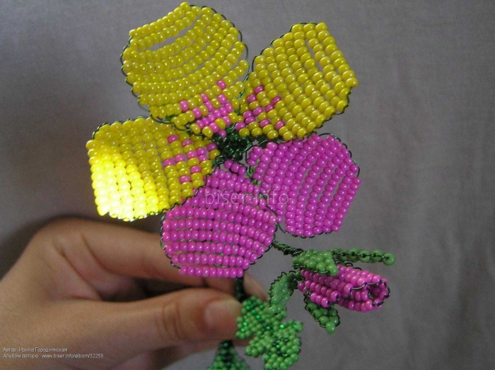 Цветок из бисера для начинающих