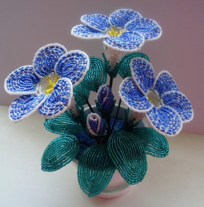 Цветы из бисера своими руками для начинающих