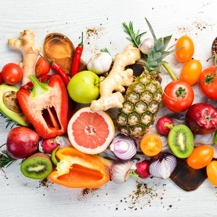 Свежие овощи и фрукты