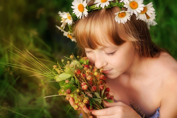 Девочка с цветами