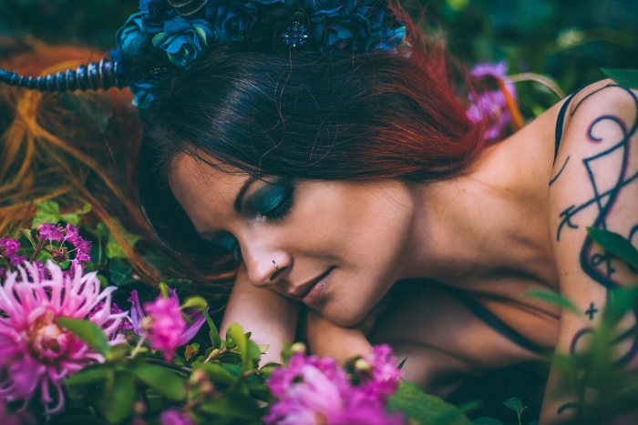 Девушка цветами