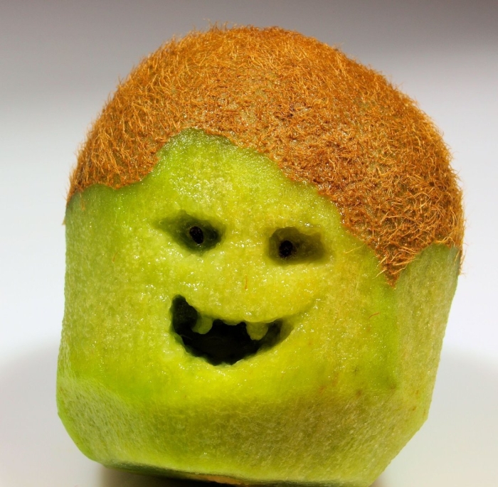 Фрукты с лицами
