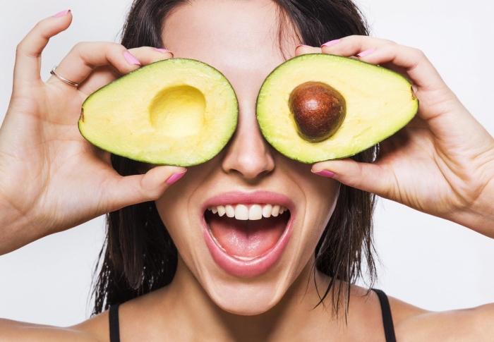 Девушка с авокадо