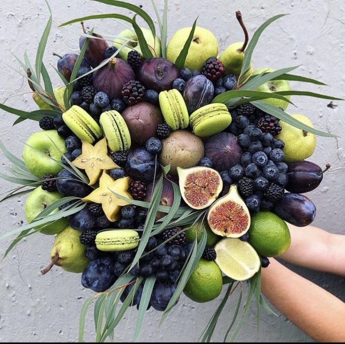 Букет с экзотическими фруктами