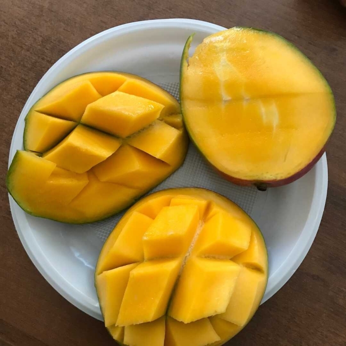 Манго выбрать спелый