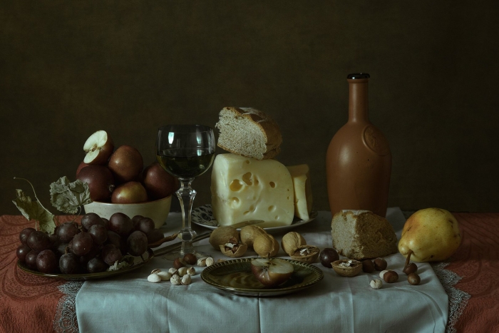 Натюрморт вино и сыр