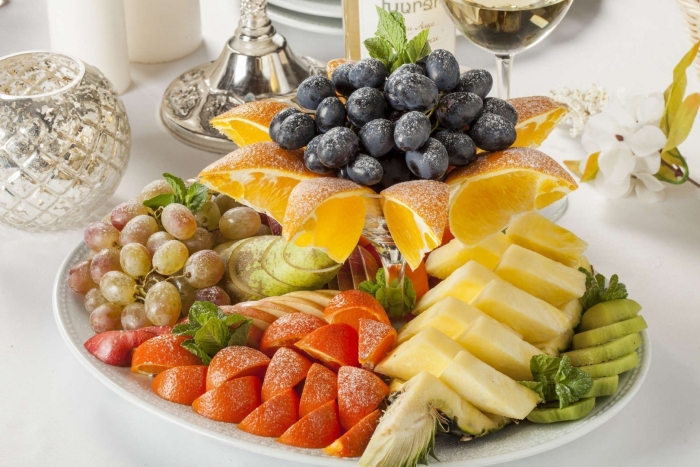 Сервировка фруктов