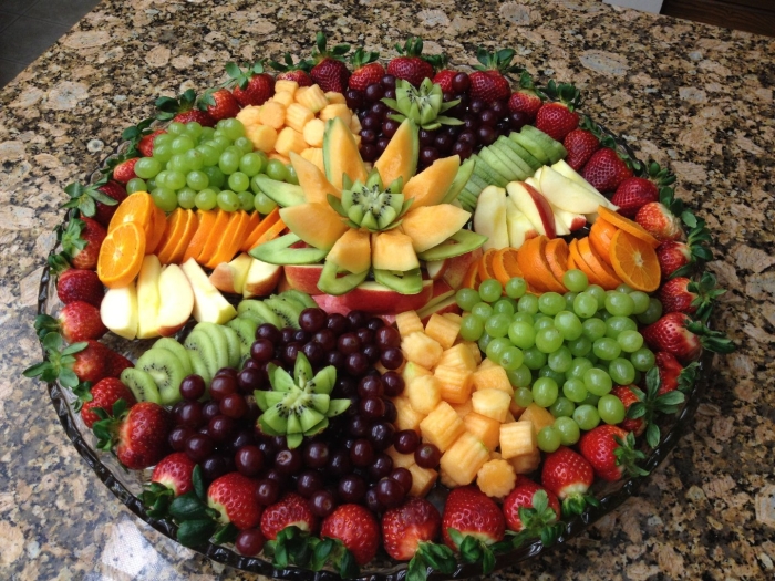 Фрукты на праздничный стол оформление