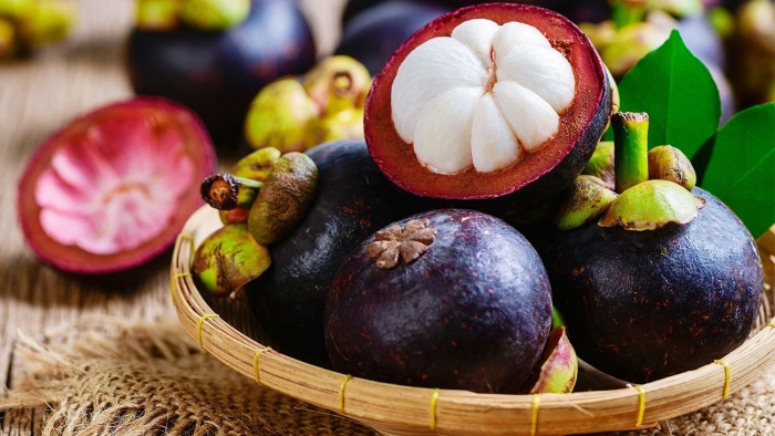 Тропический фрукт мангостин