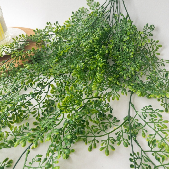 Искусственная зелень свисающая