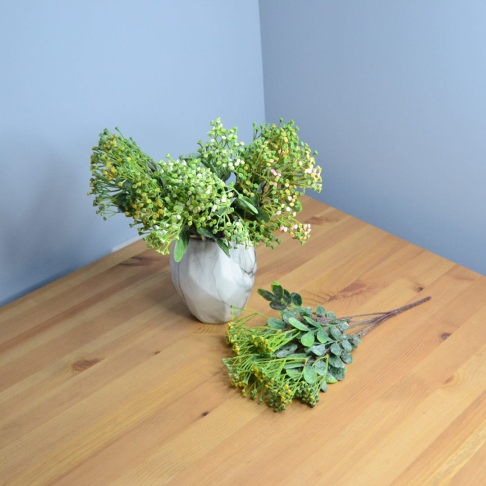 Искусственная зелень для декора