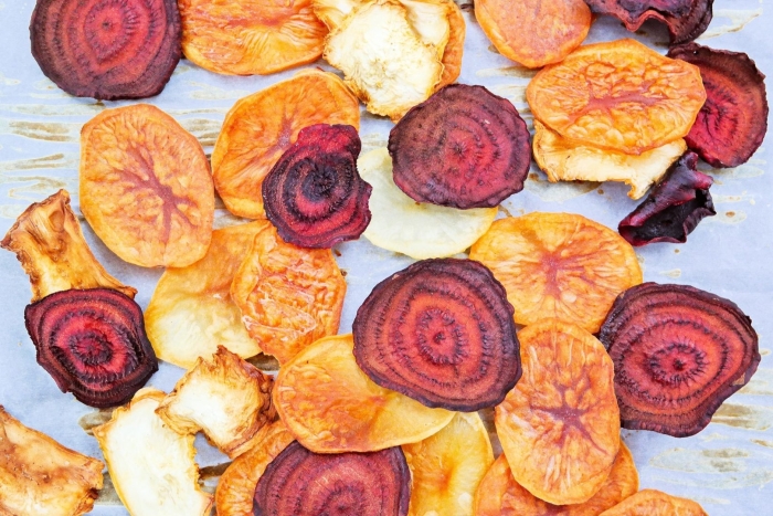 Свекольные чипсы