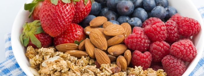 Ягоды и орехи