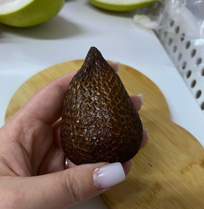 Змеиный фрукт салак