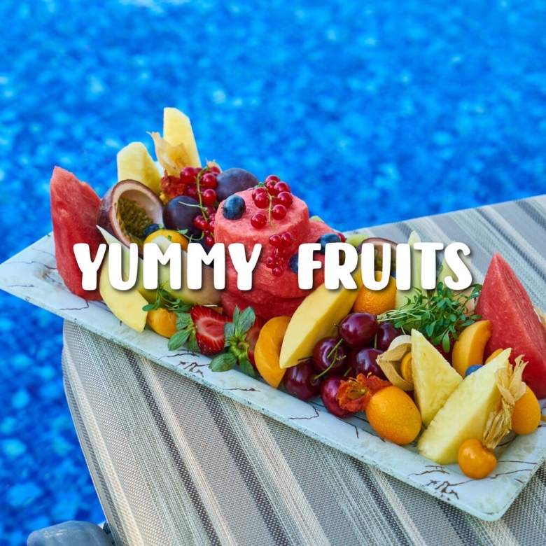 Фрукты на пляже