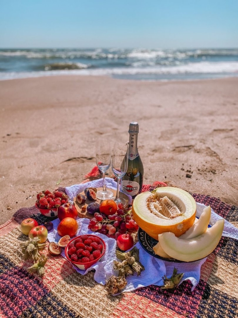 Пикник на берегу моря