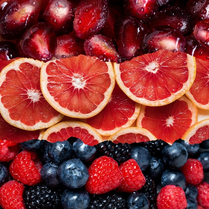 Красные фрукты и ягоды