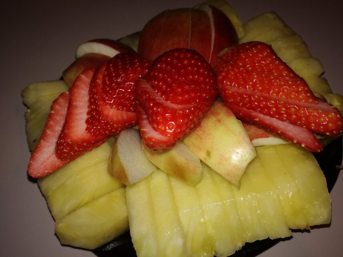 Нарезанные фрукты