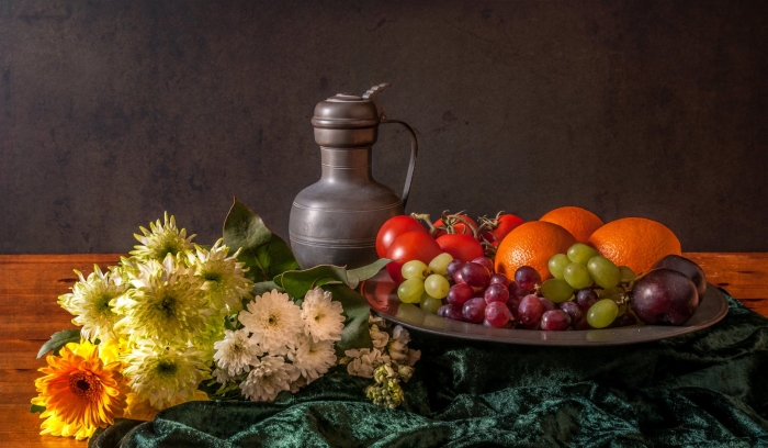 Натюрморт цветы и фрукты