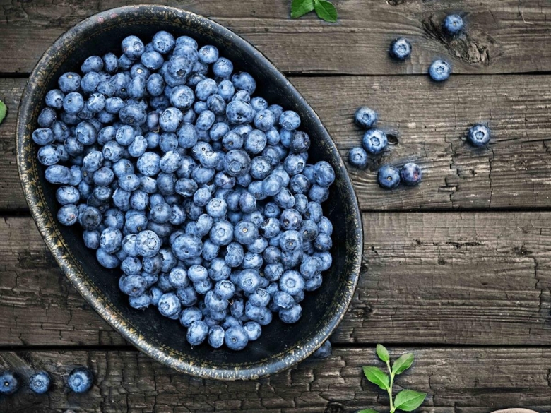 Голубые фрукты и ягоды