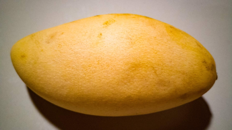 Манго со шкуркой