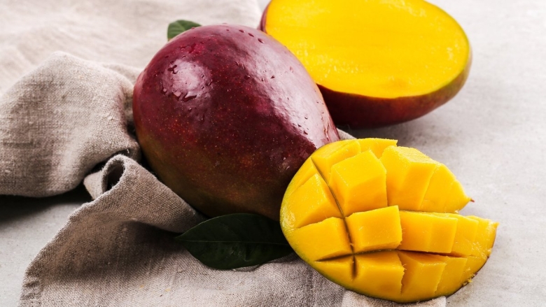 Манго с косточкой