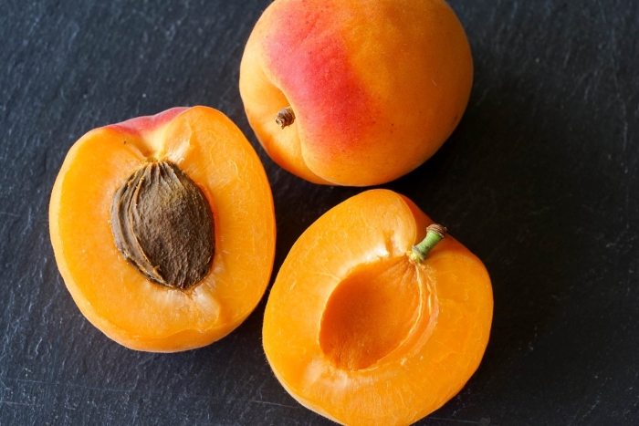 Персик нектарин