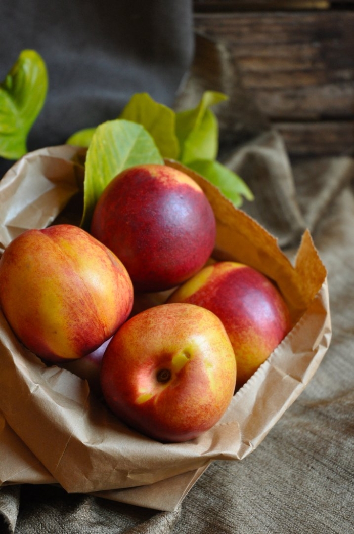 Нектарин сорт манго