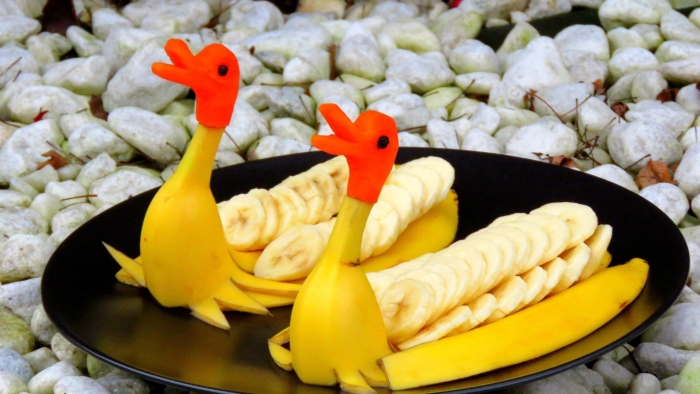 Красиво нарезать банан