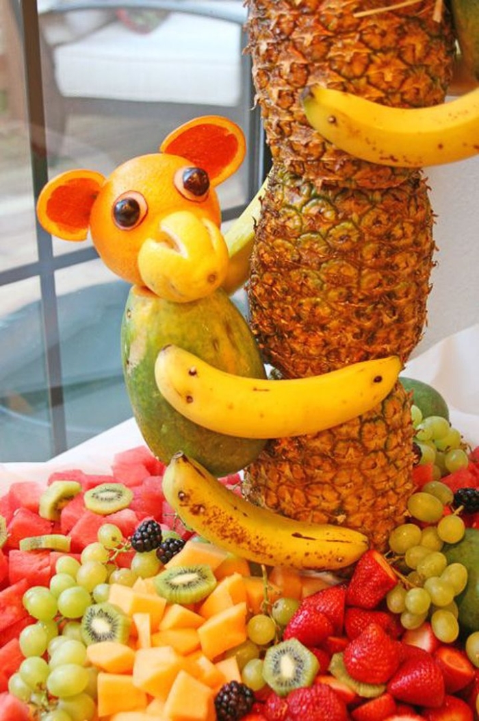 Животные из фруктов