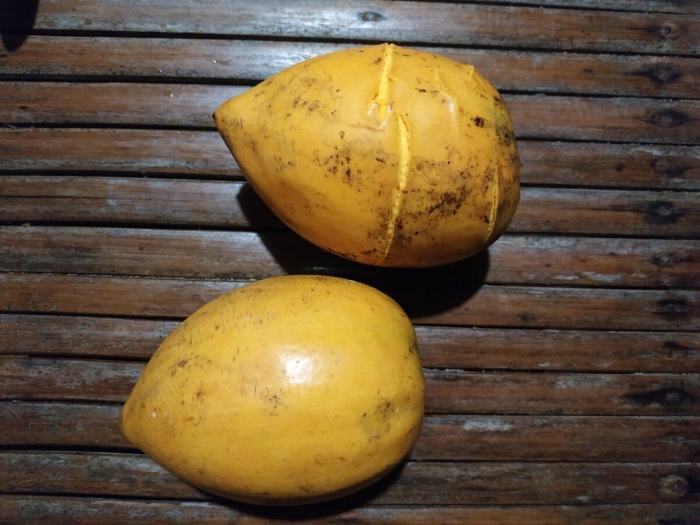 Желтый фрукт экзотический