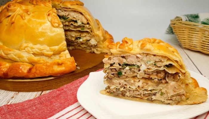 Блинный курник с курицей и грибами