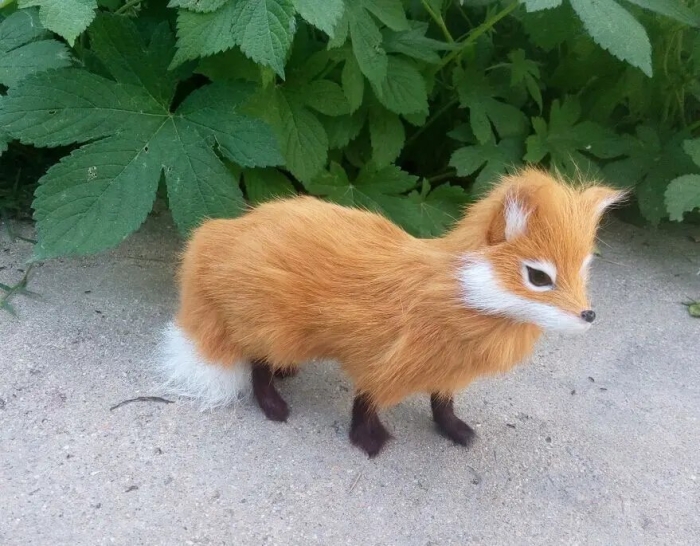 Лиса реалистичная игрушка