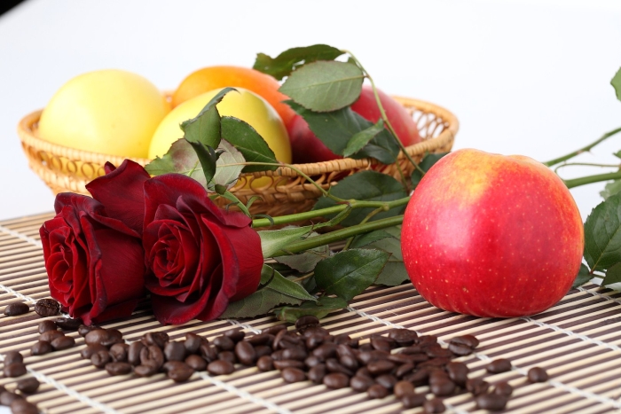 Цветы и фрукты