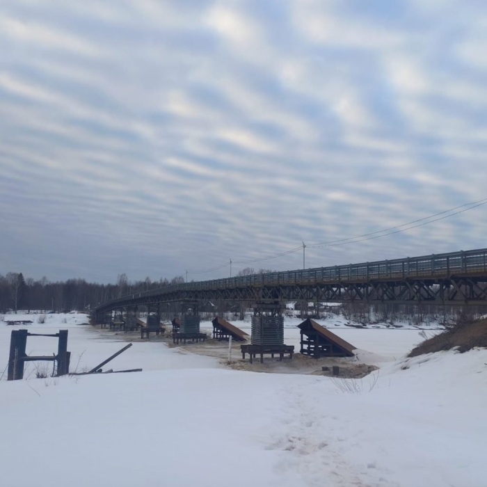 Железнодорожный мост через реку волхов