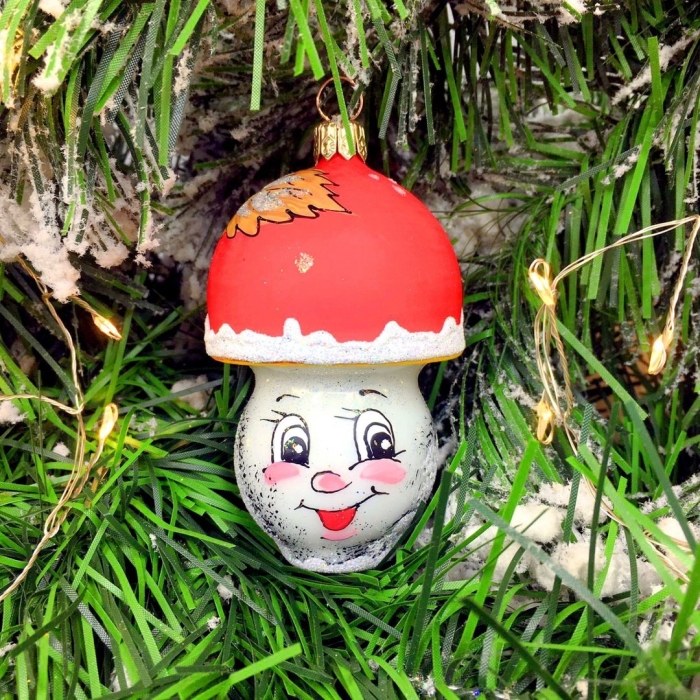 Елочная игрушка грибок
