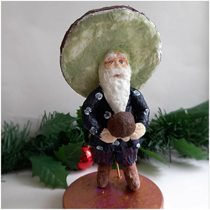 Елочная игрушка старичок боровичок