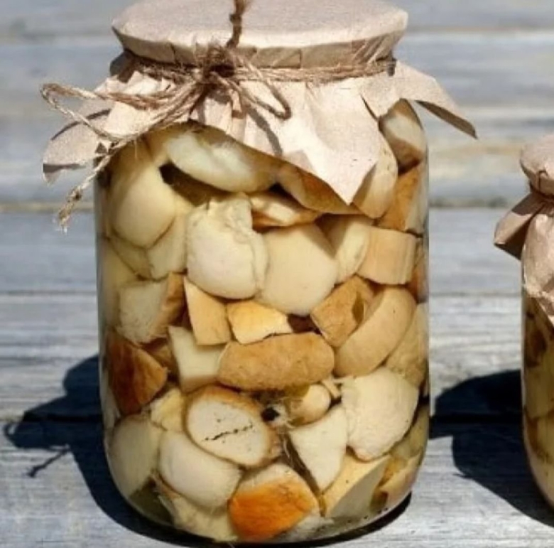 Маринованные белые грибы