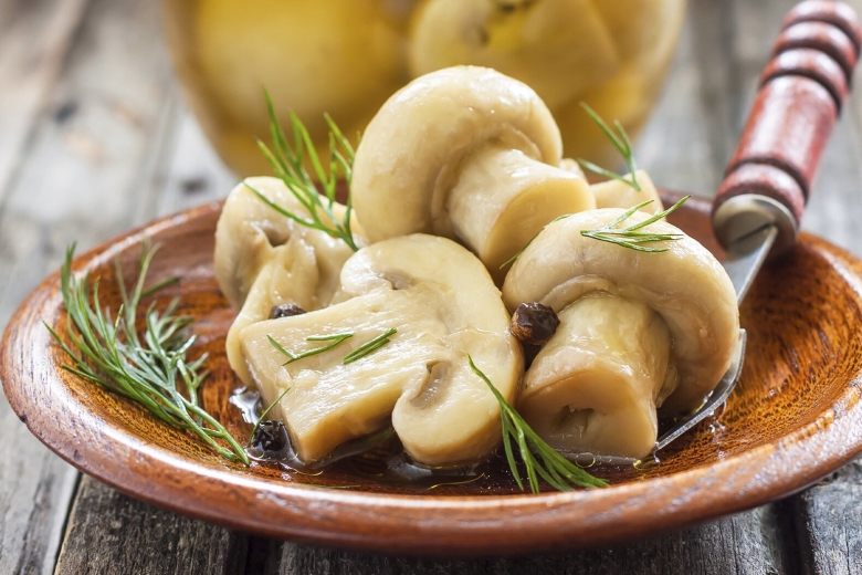 Шампиньоны маринованные быстрого приготовления