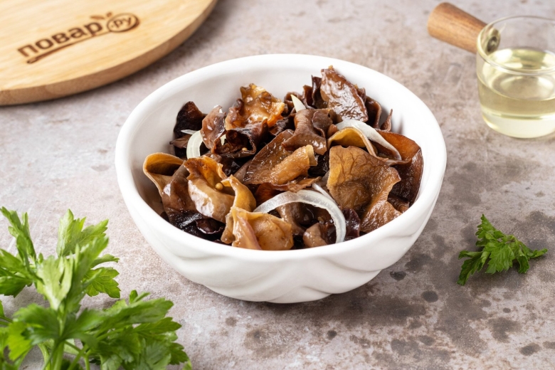 Закуска из древесных грибов зелёных