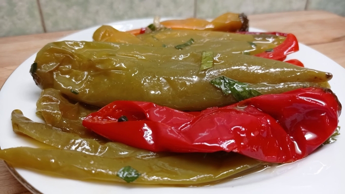 Острый перец маринованный