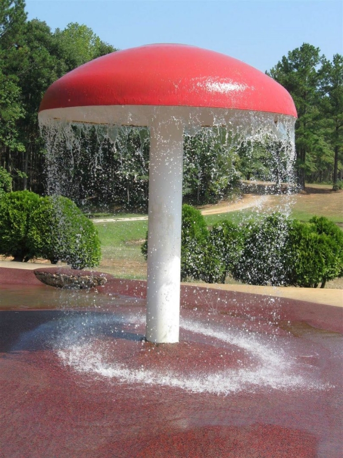 Фонтан грибок в бассейн