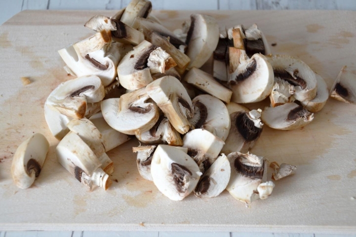 Нарезанные шампиньоны