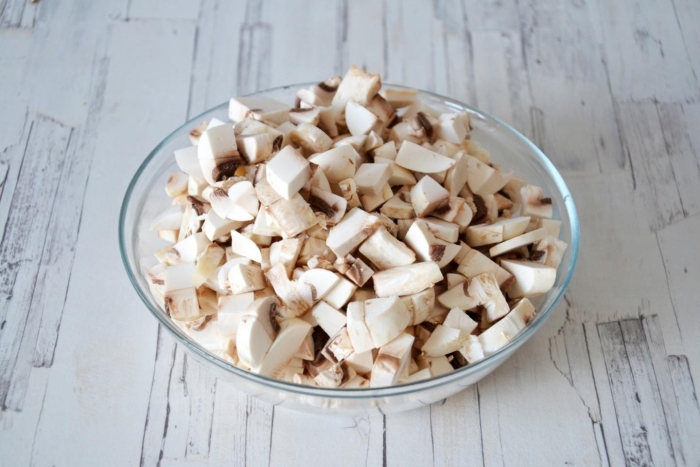 Грибы нарезанные кубиком