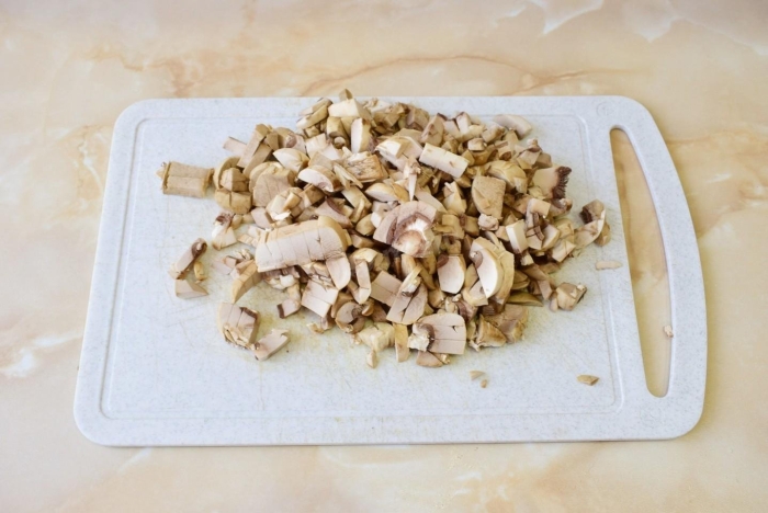 Нарезанные шампиньоны