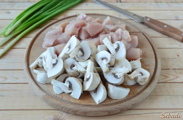 Шампиньоны слайсами